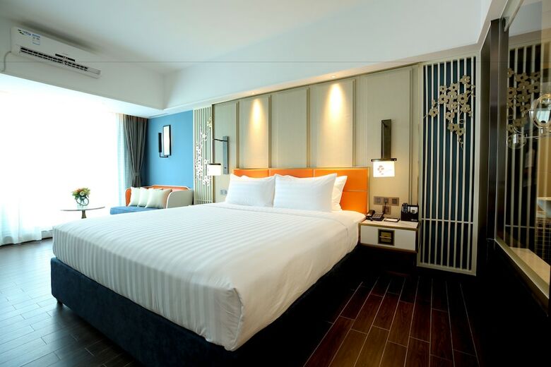 Clifford Hotel