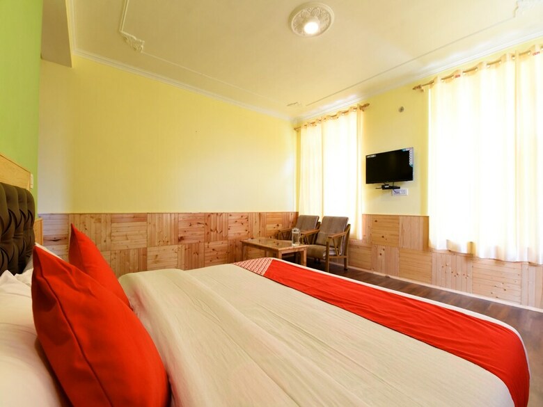 Hotel Oyo 14580 Home Luxurious Studios Shanag