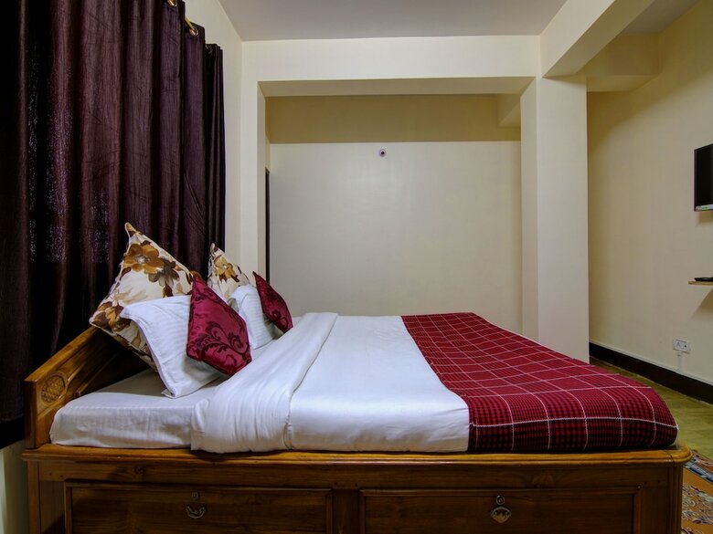 Oyo 13844 Akd Hotel