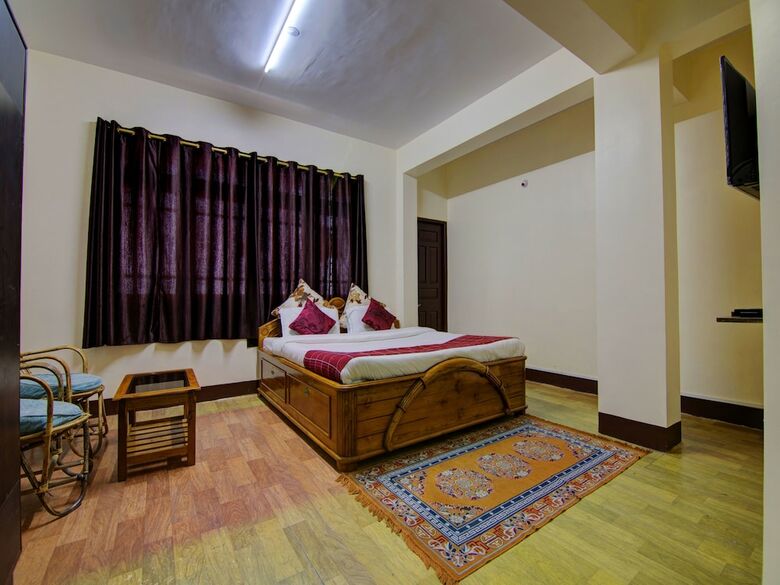Oyo 13844 Akd Hotel