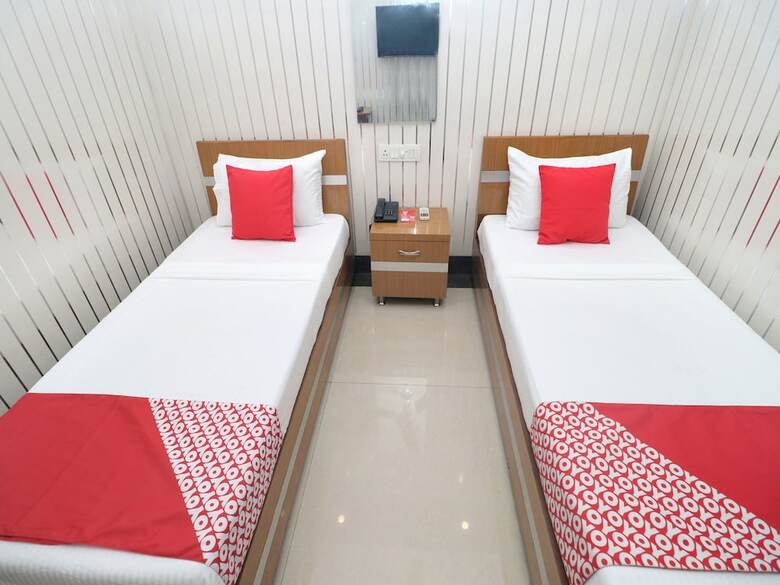 Oyo 14533 Hotel Mohan