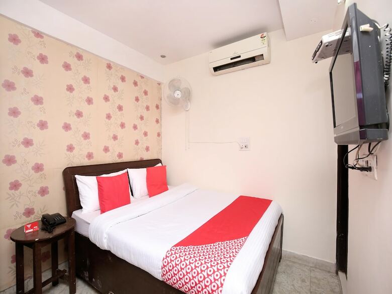 Oyo 15523 Hotel Jd Inn