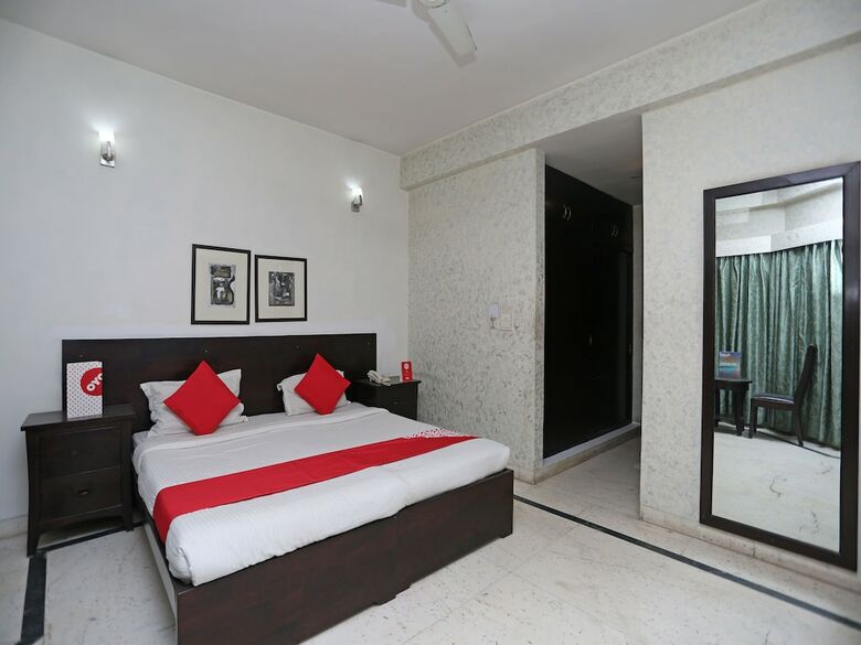 Oyo 15401 Hotel Surana Palace