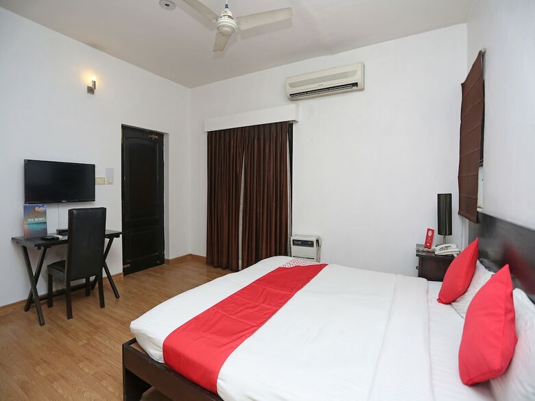 Oyo 15401 Hotel Surana Palace