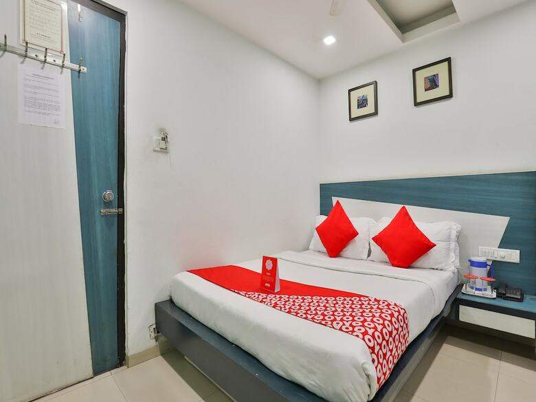 Oyo 13398 Hotel Relish