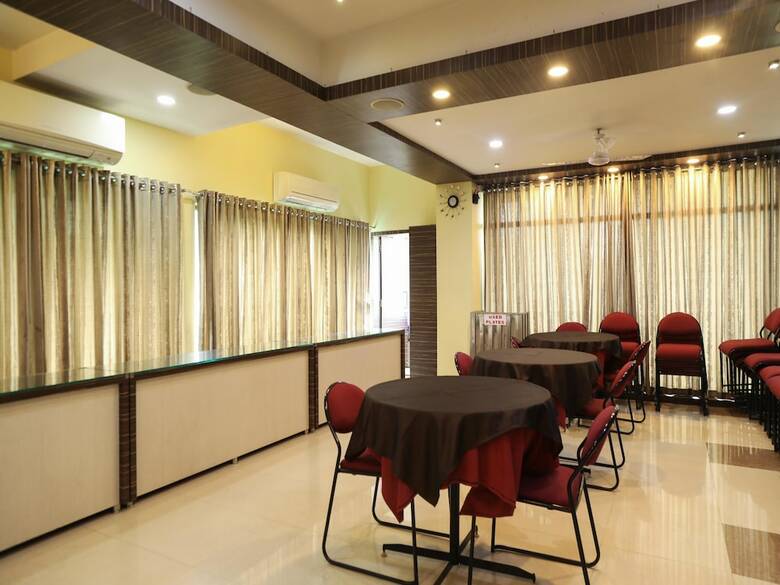 Hotel Oyo 4264 Jog Centre