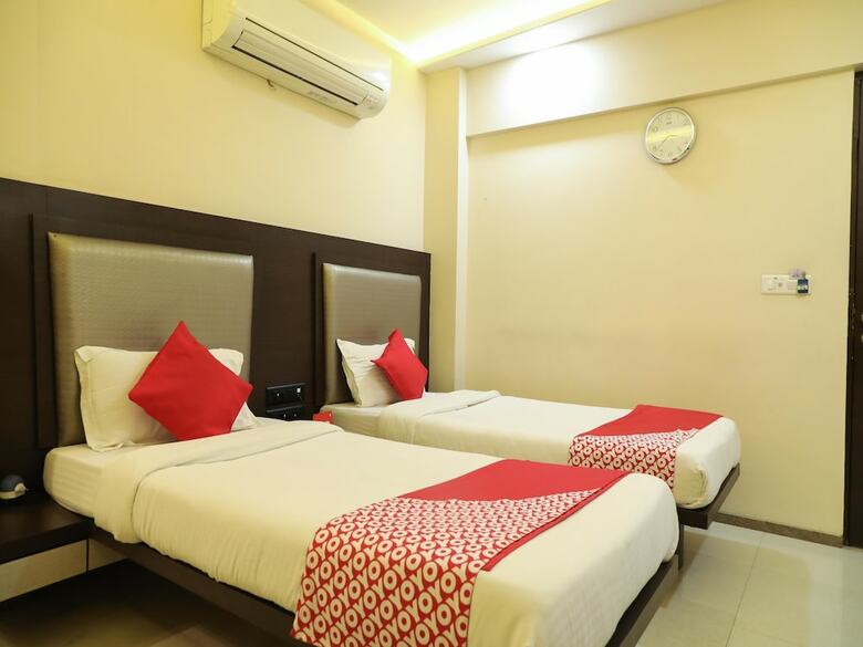 Hotel Oyo 4264 Jog Centre