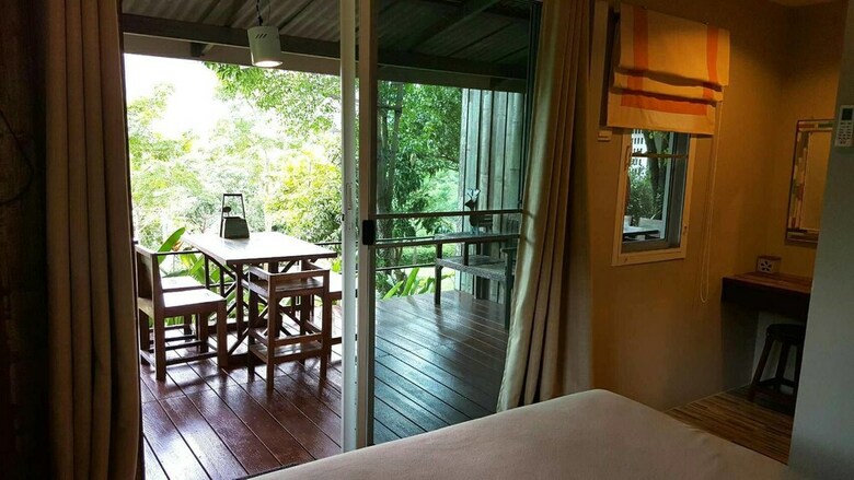 Hotel Baan Phuchalianglom