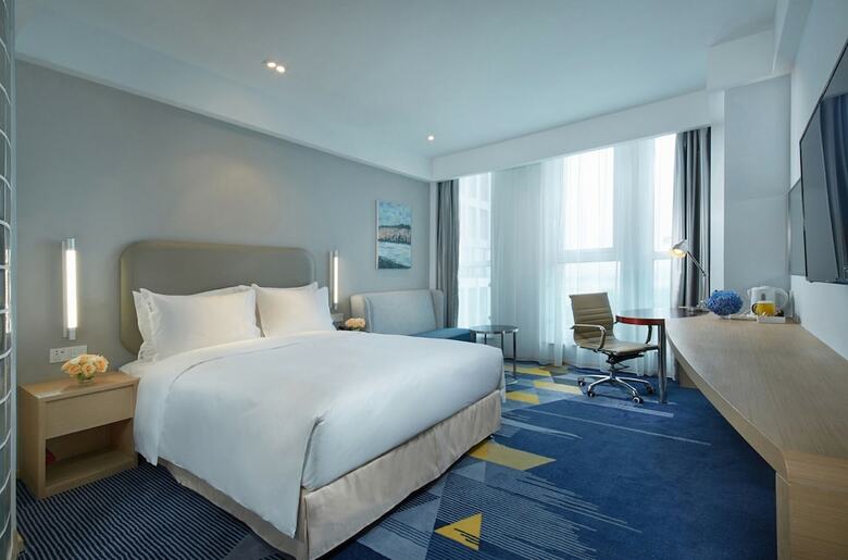 Hotel Holiday Inn Express Qingdao West Coast