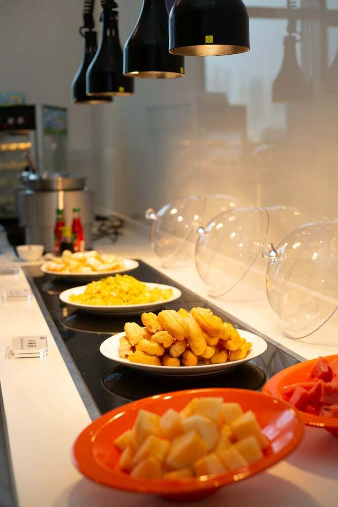 Hotel Holiday Inn Express Qingdao West Coast
