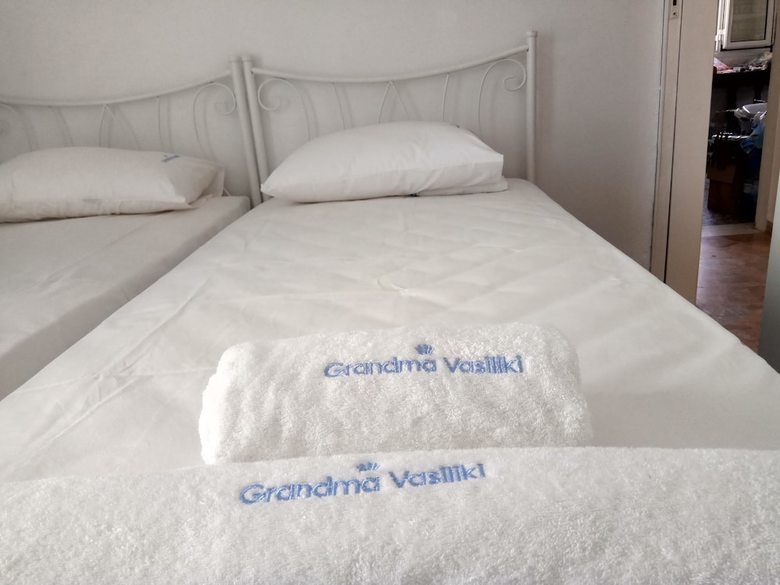 Hotel Grandma Vasiliki Rooms To Let