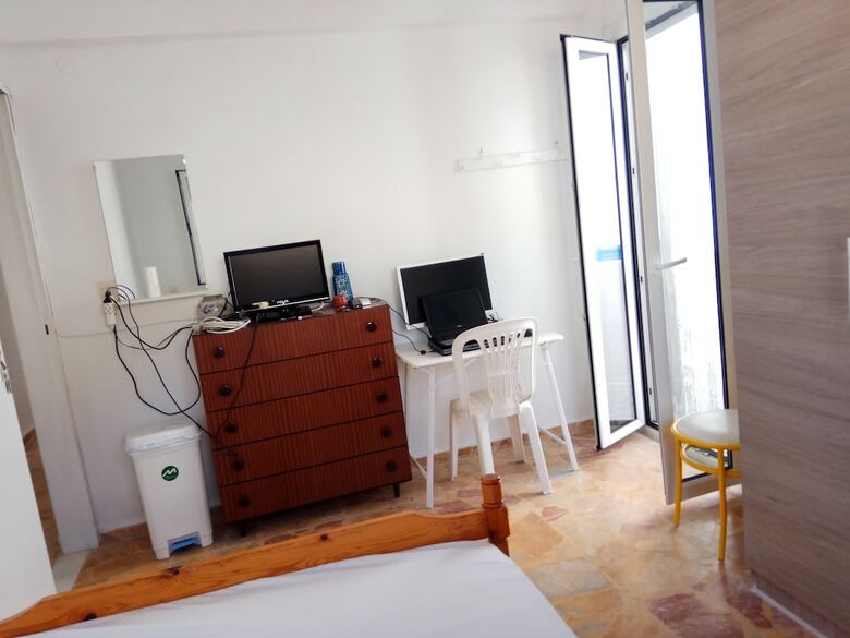 Hotel Grandma Vasiliki Rooms To Let