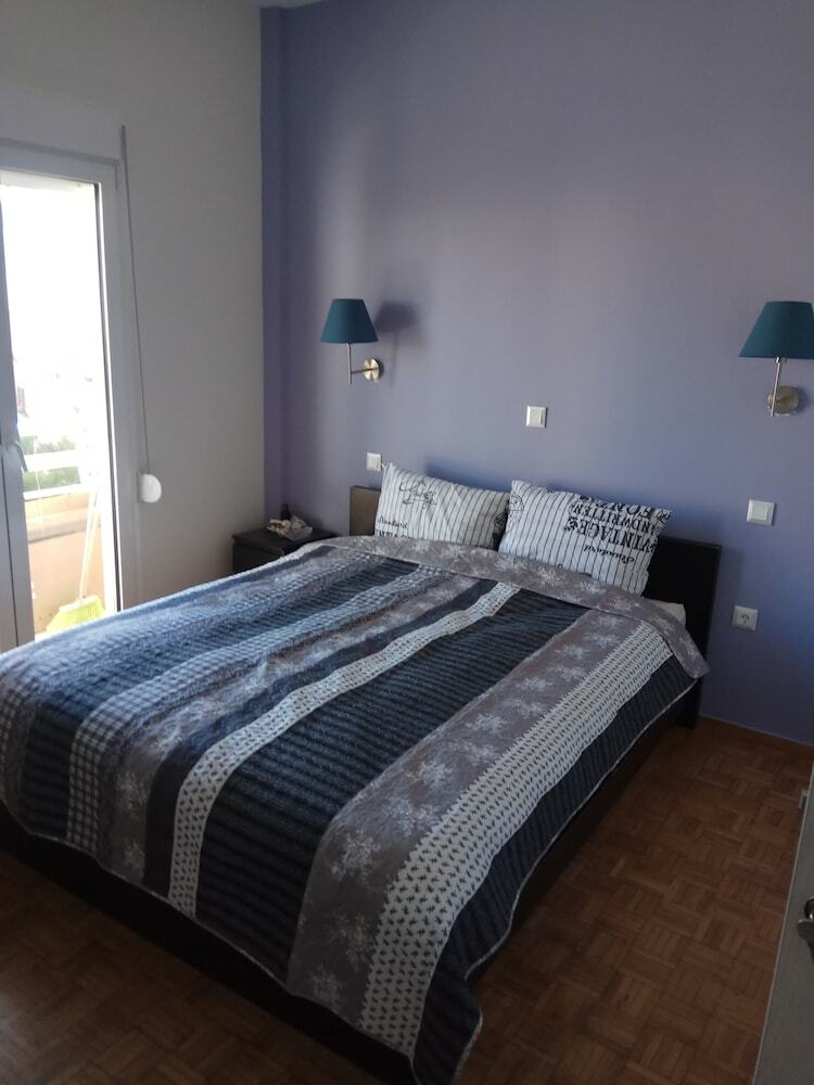Hotel Grandma Vasiliki Rooms To Let