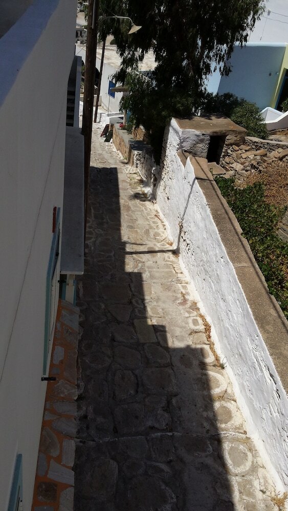 Hotel Grandma Vasiliki Rooms To Let