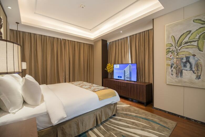 Sunshine Bay Hotel