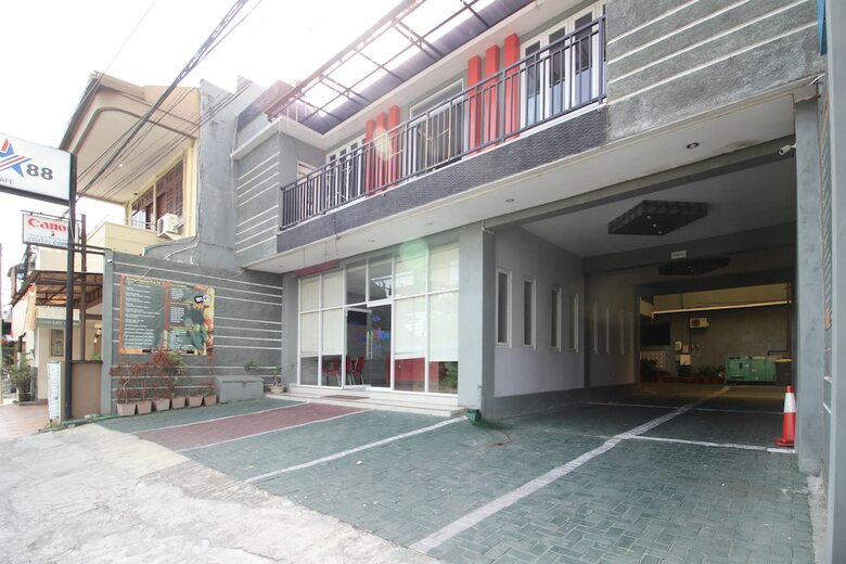 Hotel Reddoorz Near Stpn Jogja