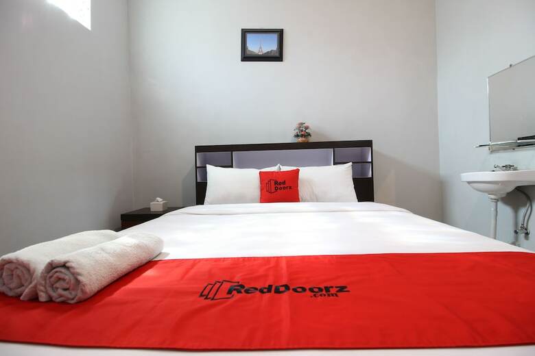 Hotel Reddoorz Near Stpn Jogja