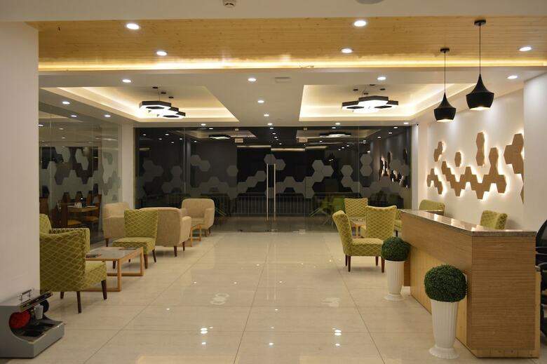 Hotel The Orchard Greens Resort And Spa