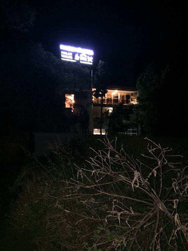 Hotel Malak Tingis