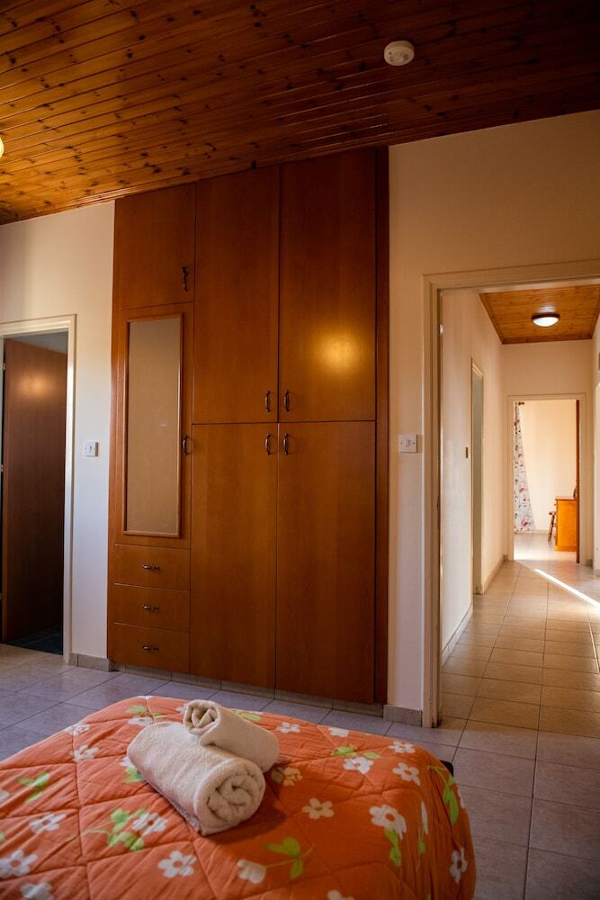 Adonis Villa
