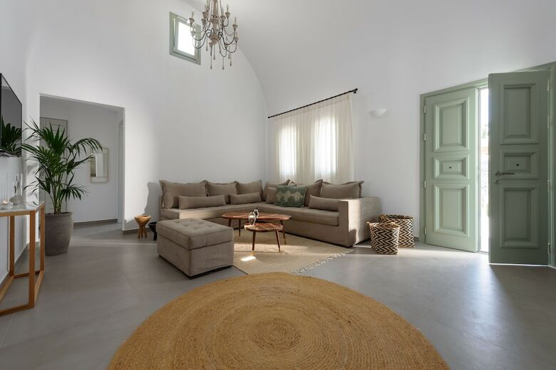 Villa Samsara - Santorini Luxury Retreat