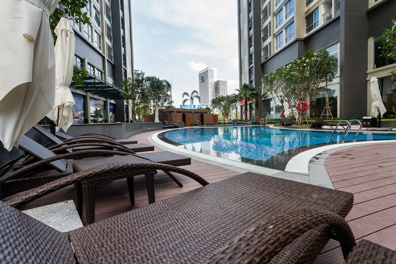 Luxury Apartment In Vinhomes Golden River