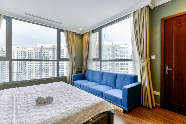 Luxury Apartment In Vinhomes Golden River