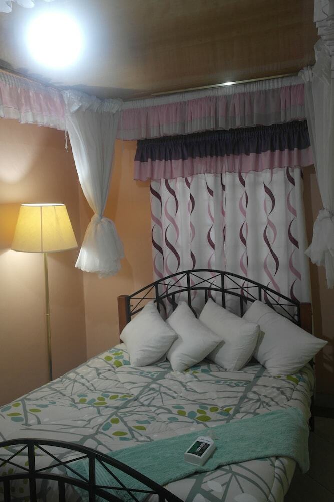 Hotel Palm Nest - Near Jkia
