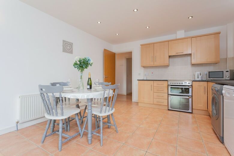 13 Willow View Apartment