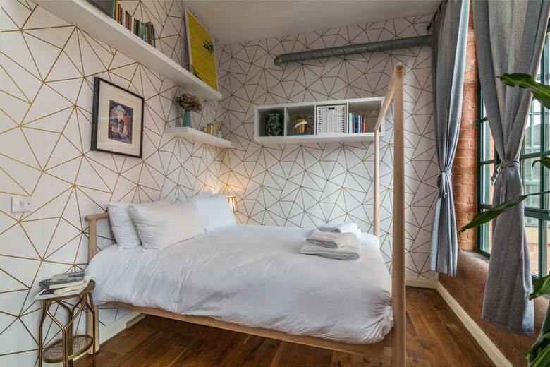 Apartment 86
