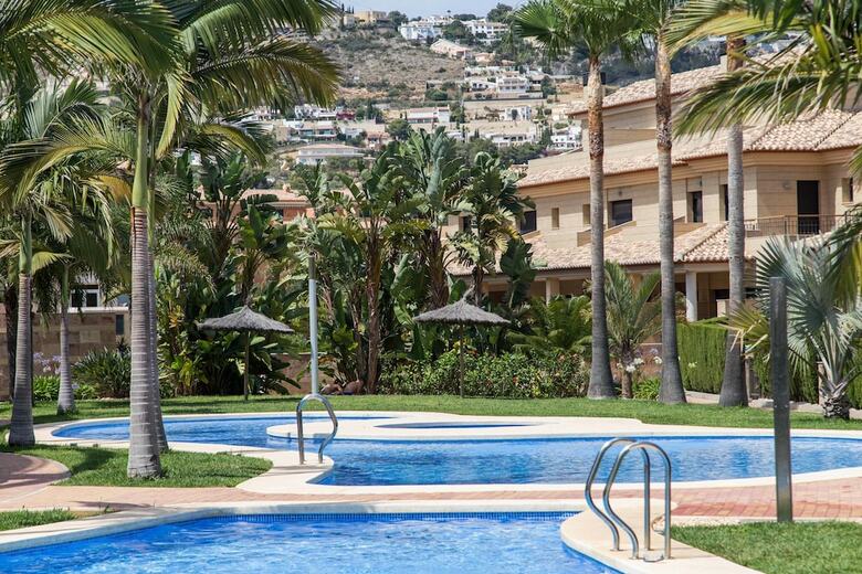 Lujoso Apartamento Con Piscina Interior