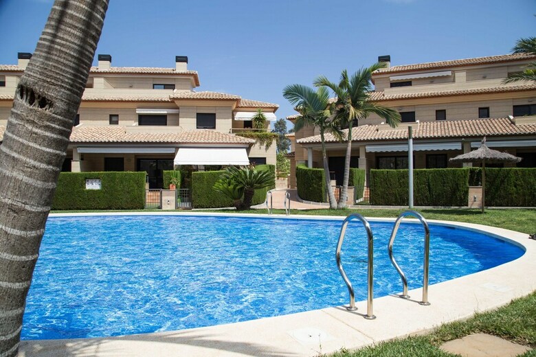 Lujoso Apartamento Con Piscina Interior