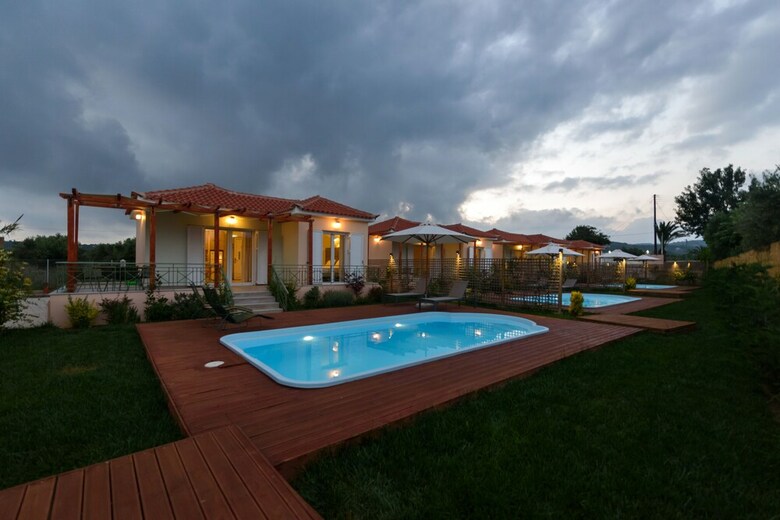 �venus, Stylish Villa With Pool 2min To The Beach