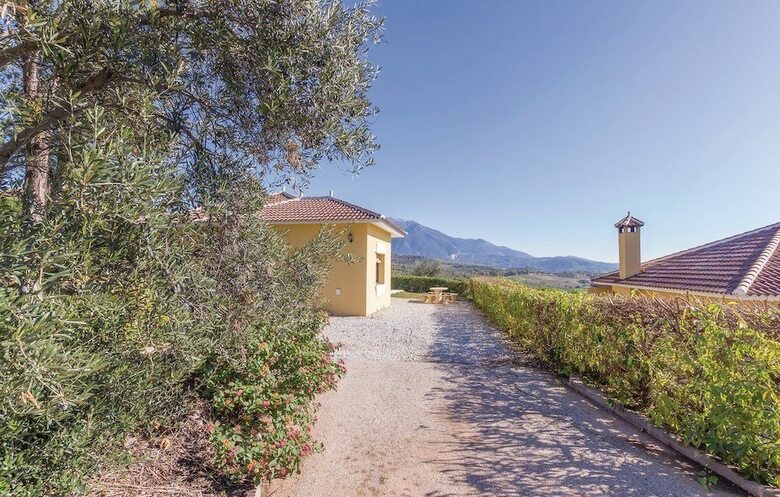 Aparthotel Complejo Tur�stico Rural Las Mayoralas