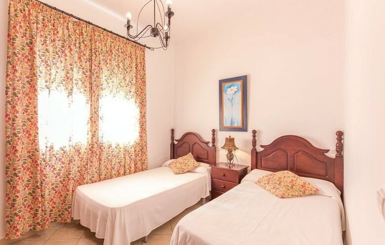 Aparthotel Complejo Tur�stico Rural Las Mayoralas