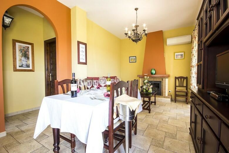 Aparthotel Complejo Tur�stico Rural Las Mayoralas