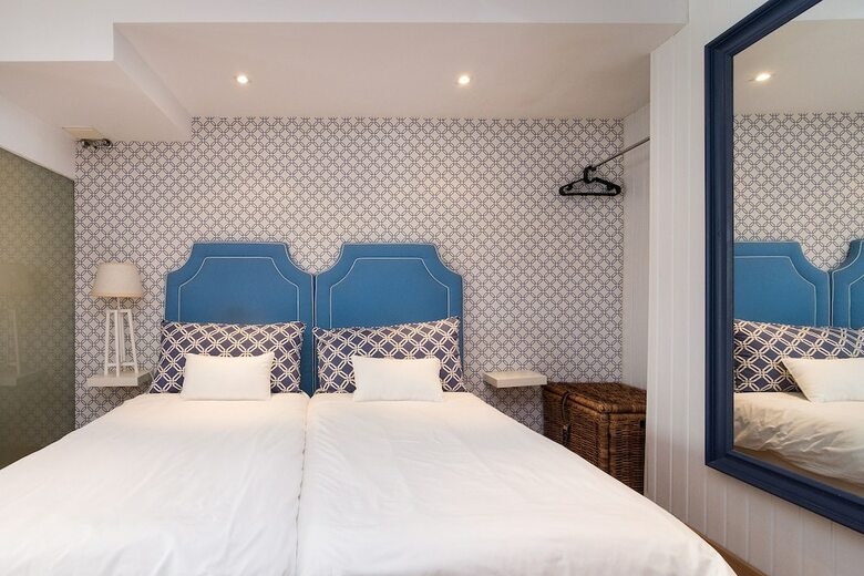 Enjoy Charming Downtown Apartment