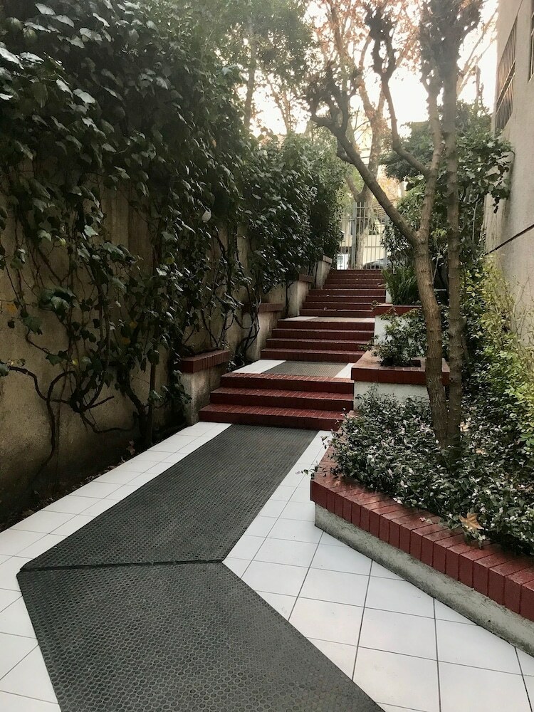 Apartamentos Las Camelias Cerca de Costanera Center