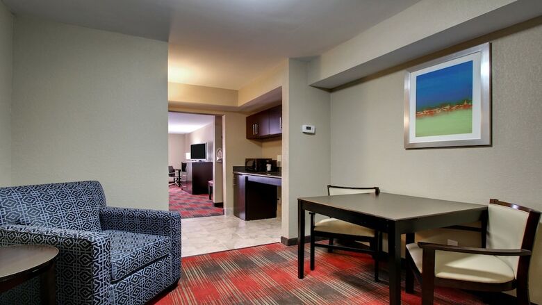 Hotel Holiday Inn Express & Suites Jackson Downtown - Coliseum