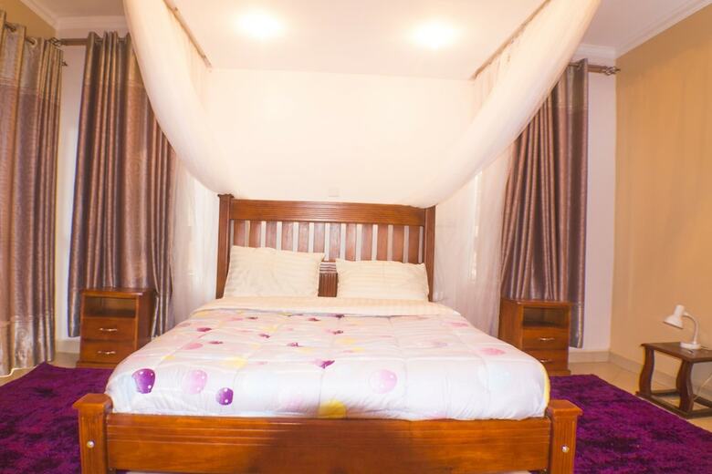 Hotel Lake Breeze House