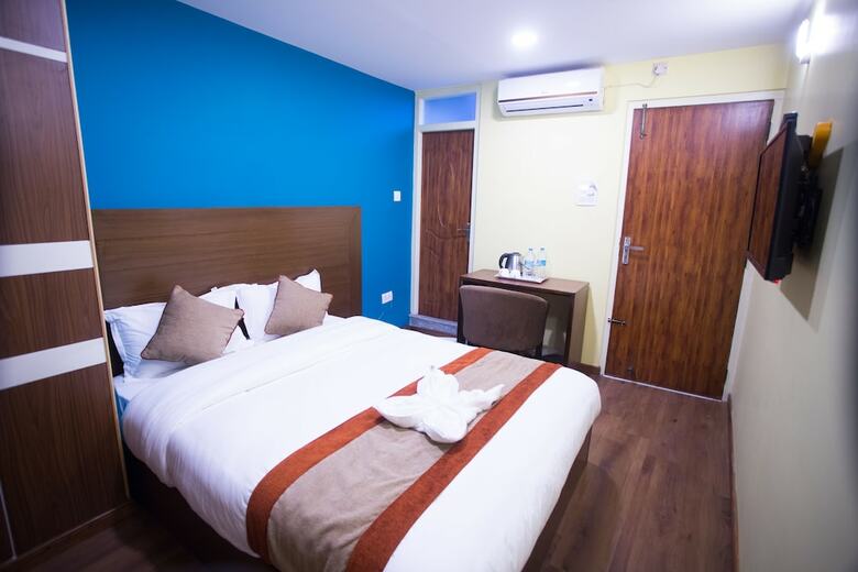 Hotel Rosemary Homes