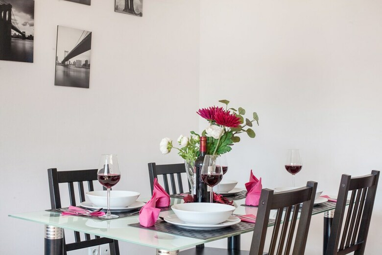 Apartamentos Little Home - Warsaw Royal
