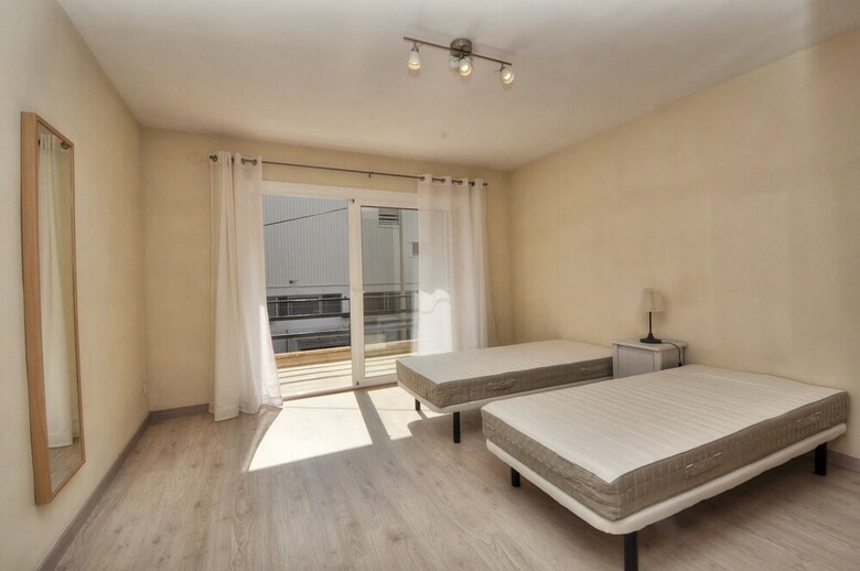 Big Apartment Caprabo