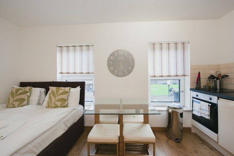 Newmarket Road Apartments (Peymans)