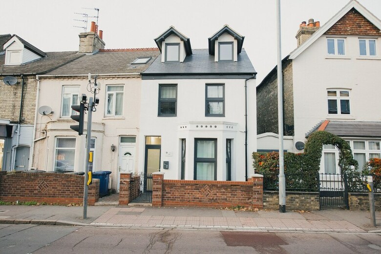 Newmarket Road Apartments (Peymans)