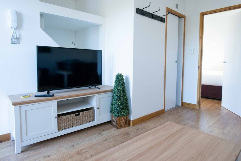 Newmarket Road Apartments (Peymans)