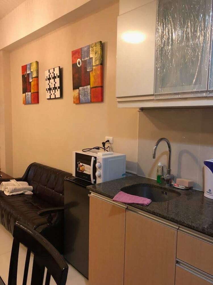 Favila Condotel Unit At 101 Newport Boulevard