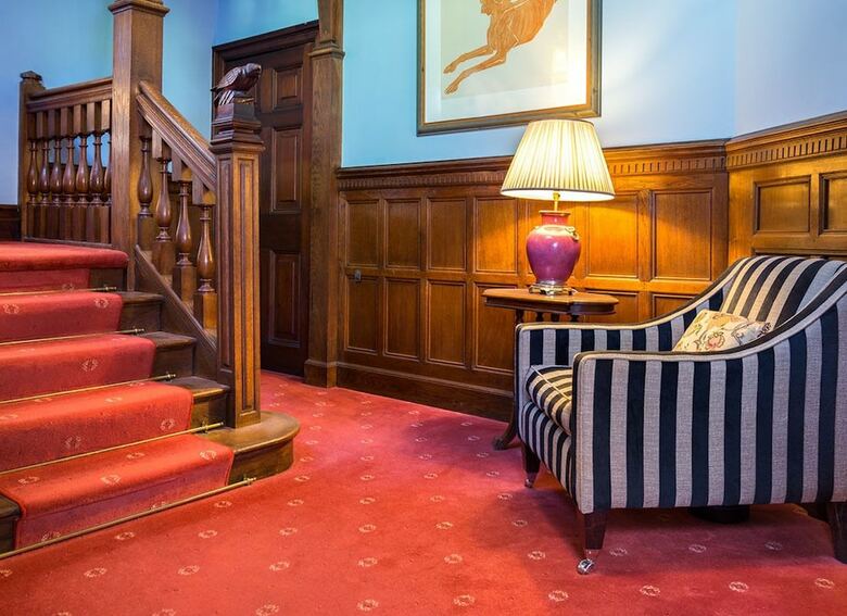 Hotel Ravenstone Manor