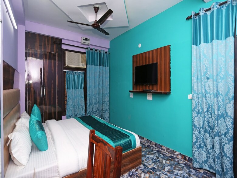 Hotel Oyo 13028 Jhanvi Palace