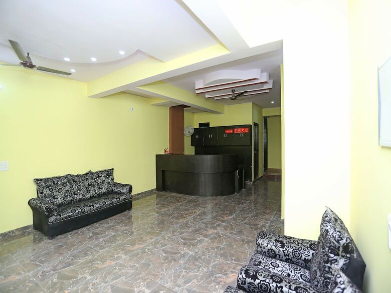 Hotel Oyo 13028 Jhanvi Palace